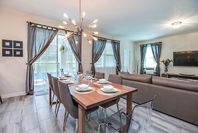 6 Bedroom 5 Bathroom Vacation Home