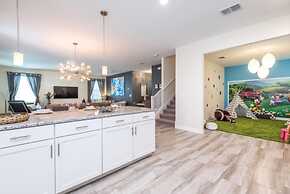 6 Bedroom 5 Bathroom Vacation Home