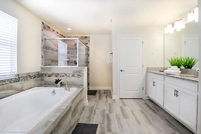 6 Bedroom 5 Bathroom Vacation Home