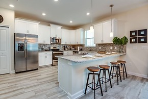 6 Bedroom 5 Bathroom Vacation Home