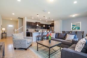 4bed 3Ba Home With Pool at Windsor