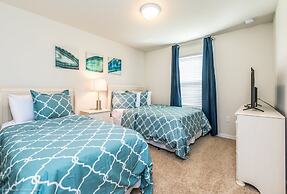 4bed 3Ba Home With Pool at Windsor