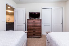 4bed 3Ba Home With Pool at Windsor