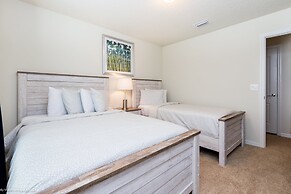 4bed 3Ba Home With Pool at Windsor