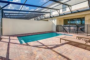 4bed 3Ba Home With Pool at Windsor