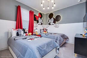 9 Bdrm 6,5 B Villa W Private Pool