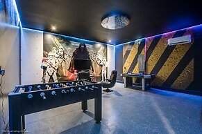 9 Bdrm 6,5 B Villa W Private Pool