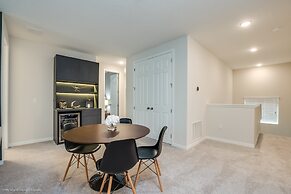 9 Bdrm 6,5 B Villa W Private Pool