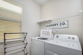 Spectacular 6 Bedroom 5 Bathroom House