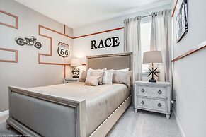 Spectacular 6 Bedroom 5 Bathroom House