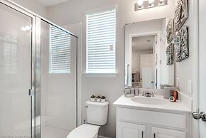 Spectacular 6 Bedroom 5 Bathroom House