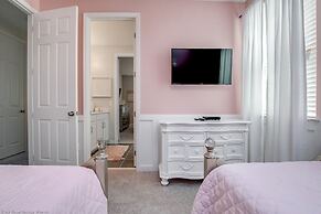 Spectacular 6 Bedroom 5 Bathroom House