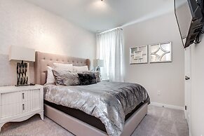 Spectacular 6 Bedroom 5 Bathroom House