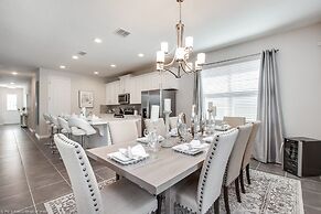 Spectacular 6 Bedroom 5 Bathroom House