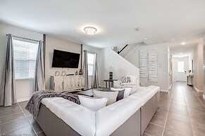 Spectacular 6 Bedroom 5 Bathroom House