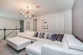 Spectacular 6 Bedroom 5 Bathroom House