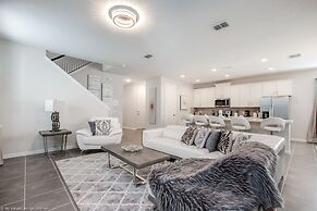 Spectacular 6 Bedroom 5 Bathroom House