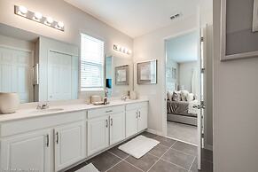 Spectacular 6 Bedroom 5 Bathroom House