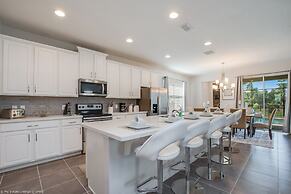 Spectacular 6 Bedroom 5 Bathroom House