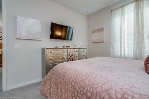 Spectacular 6 Bedroom 5 Bathroom House