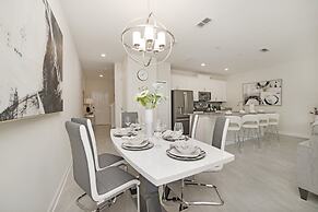 4 Bedroom Storey Lake Vacation Home