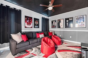 Family Friendly! 6bed 5Ba Villa with Pool