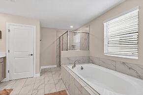 Family Friendly! 6bed 5Ba Villa with Pool