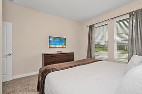 Edgy, Modern 6 Bed 5 Bath