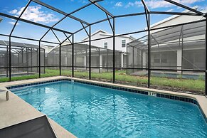 Edgy, Modern 6 Bed 5 Bath