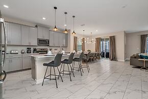 Edgy, Modern 6 Bed 5 Bath