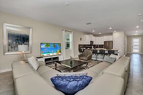 Storey Lake 9 BR Villa with Game Room