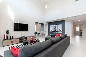 Edgy and Modern 7 Bed 5 Ba Villa Pool & Spa 1800saw