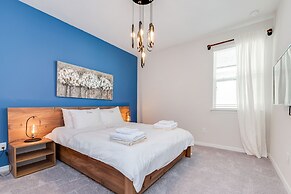 Edgy and Modern 7 Bed 5 Ba Villa Pool & Spa 1800saw