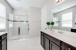 Edgy and Modern 7 Bed 5 Ba Villa Pool & Spa 1800saw