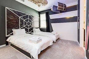 Edgy and Modern 7 Bed 5 Ba Villa Pool & Spa 1800saw