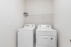 Edgy and Modern 7 Bed 5 Ba Villa Pool & Spa 1800saw