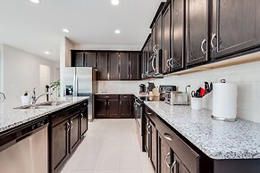 Edgy and Modern 7 Bed 5 Ba Villa Pool & Spa 1800saw