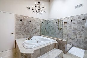 Ultimate 6 Bedroom 5 Bathroom On Bay Hill