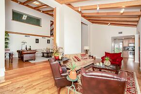 Ultimate 6 Bedroom 5 Bathroom On Bay Hill