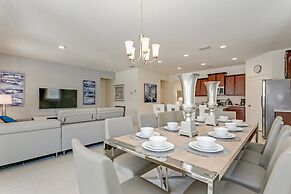 7 Bed 5 Ba Villa with Games, Pool & Spa