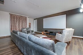 Exquisite 8 Bed Villa Pool & Spa, Movie Theater 1841c