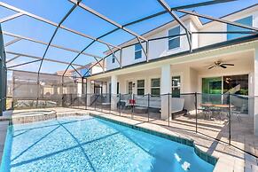 Phenomenal 8B 1810s Villa with Pool, Spa & Movie Theater