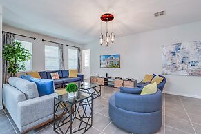 Phenomenal 8B 1810s Villa with Pool, Spa & Movie Theater