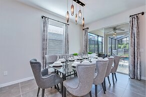 Phenomenal 8B 1810s Villa with Pool, Spa & Movie Theater