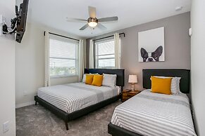 3 Bedroom Condo @ Storey Lake