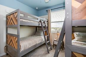 3 Bedroom Condo @ Storey Lake