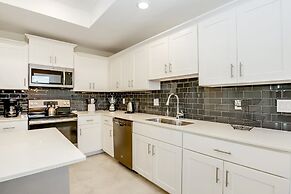 3 Bedroom Condo @ Storey Lake