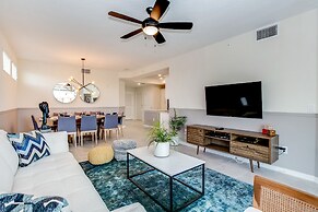 3 Bedroom Condo @ Storey Lake