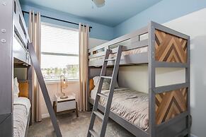 3 Bedroom Condo @ Storey Lake