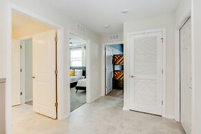 3 Bedroom Condo @ Storey Lake